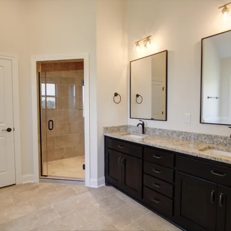 Custom bathroom in Decatur AL from Alabama Custom Flooring & Design